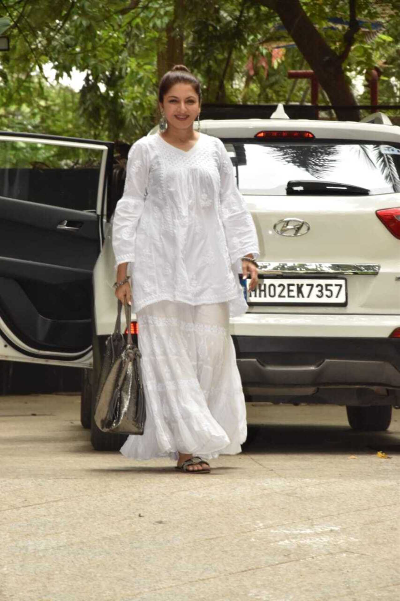 Bhagyashree looked pretty in an all-white kurta set as she was snapped going to the Maddock office