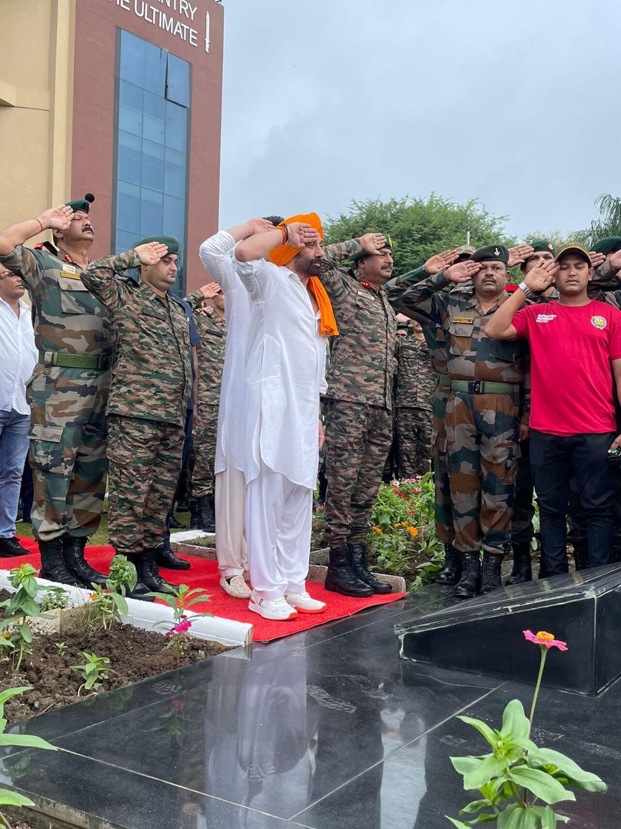Actor Sunny Deol who is basking in the massive success of his patriotic film 'Gadar 2' celebrated the day with the Indian army at Mhow