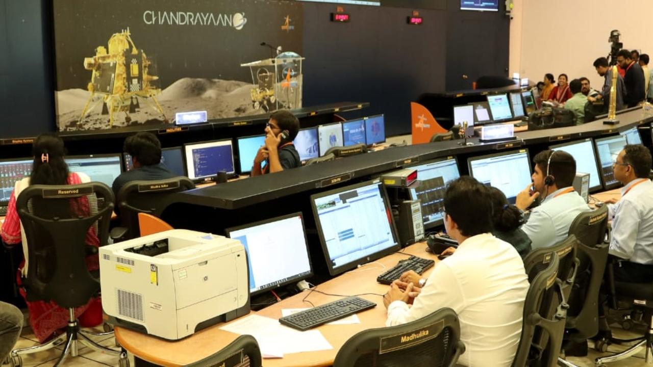 After checking all the parameters and deciding to land, ISRO will upload the required commands from its Indian Deep Space Network (IDSN) facility at Byalalu near here, to the LM, a few hours before the scheduled touchdown time