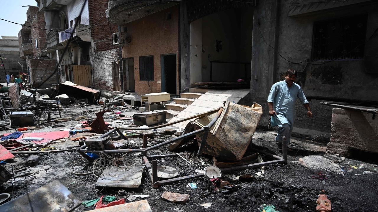 20 churches, 86 houses of Christians burnt down by mob in Pakistan Police