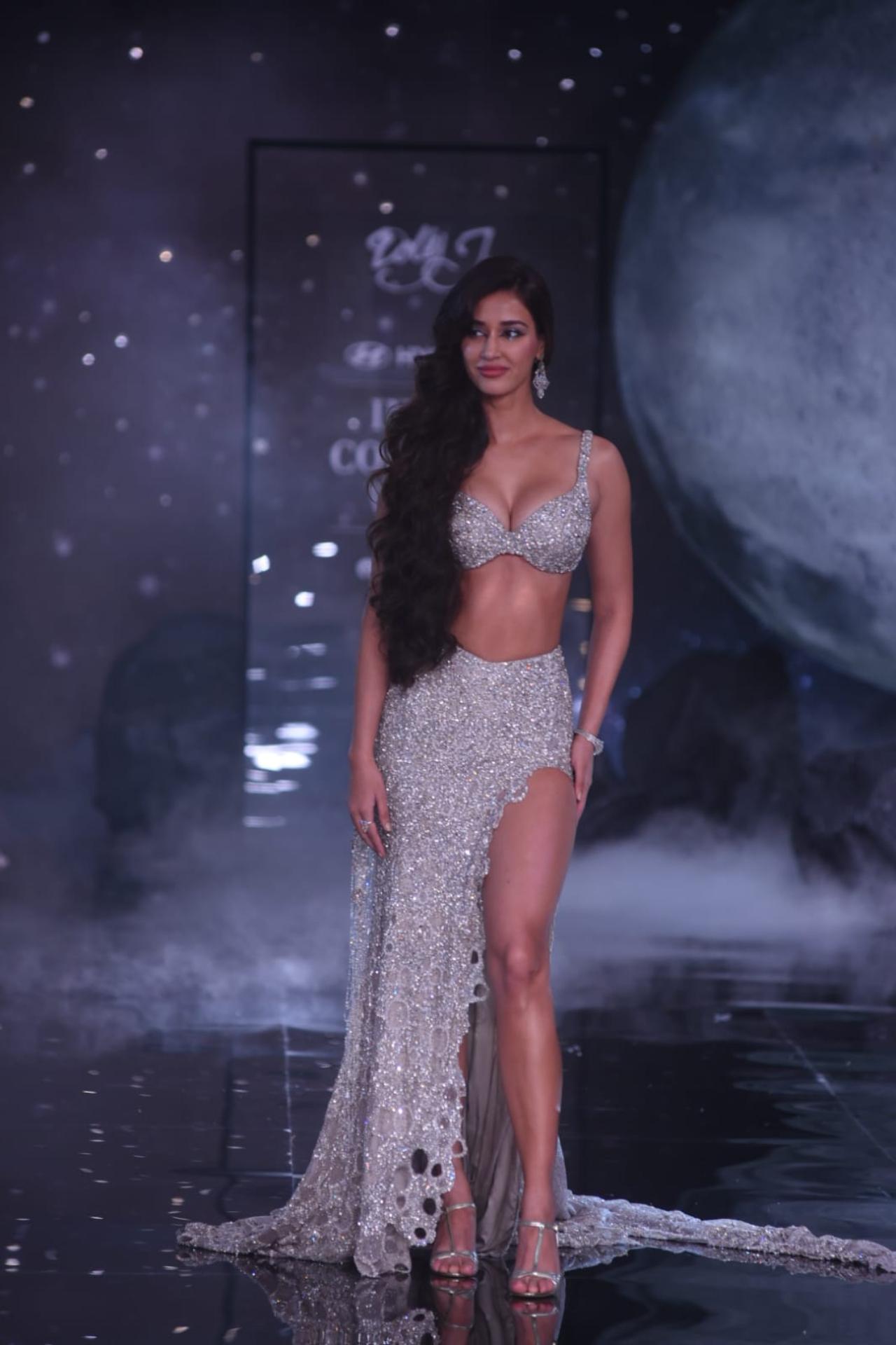 Couturier Dolly J presented her collection ‘Selene’ on Day 7 at India Couture Week 2023. Her collection is inspired by the mesmerizing presence of the enigmatic moon, which symbolizes allur, mystique and romance (Pic/Pallav Paliwal)
