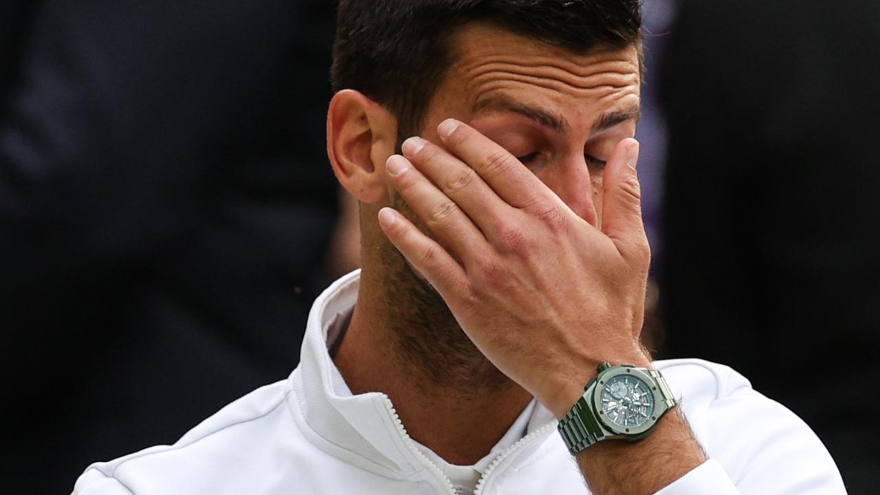 The second-ranked Djokovic won the first set 6-4, then two points into the second set, Davidovich Fokina hunched over in pain following his return and ended the match after 46 minutes. 