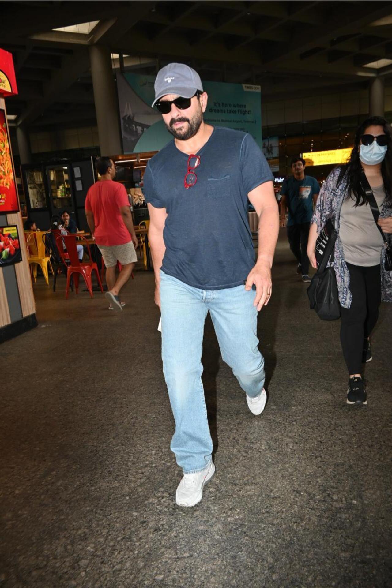 Saif Ali Khan was snapped at the airport in a cool look
