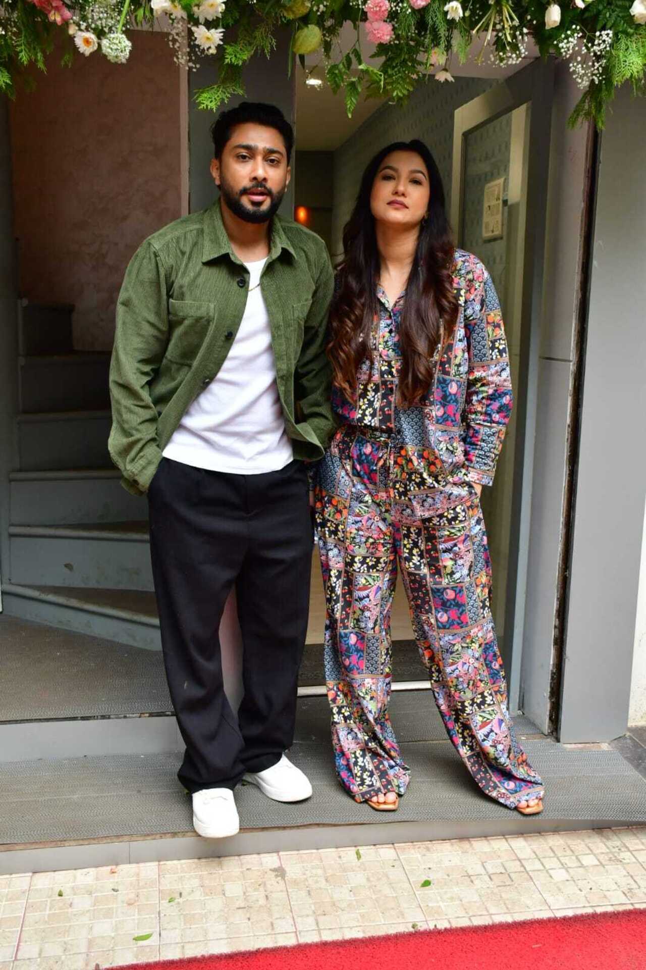 Love bird Gauahar Khan and Zaid Darbar looked super cute as they were spotted in the city