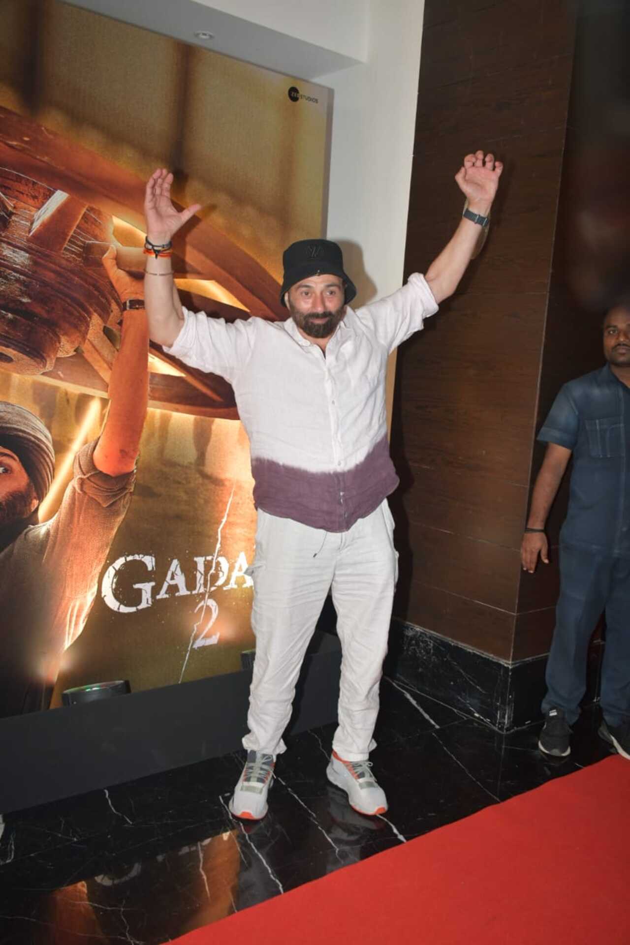 Sunny Deol breaks into a happy dance while posing for the paparazzi and why wouldn't he, right? 