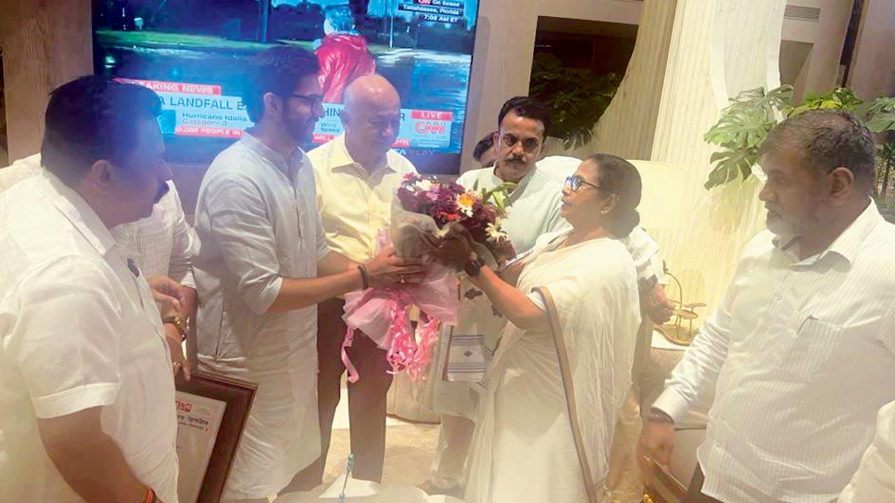 West Bengal CM Mamata Banerjee welcomed to the city by Aaditya Thackeray 