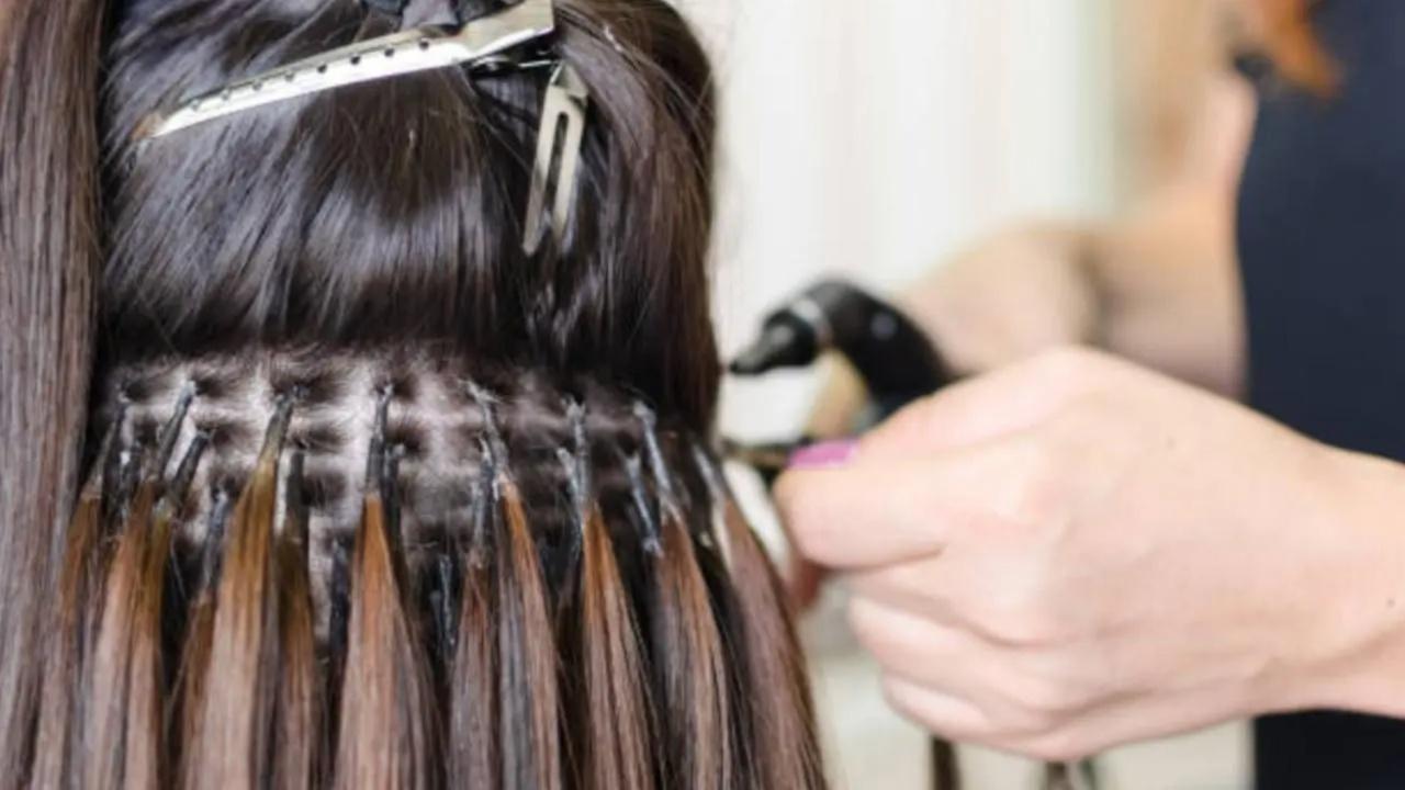  Refrain from wearing hairstyles that pull the hair tightly. They can cause tension and lead to hair breakage.