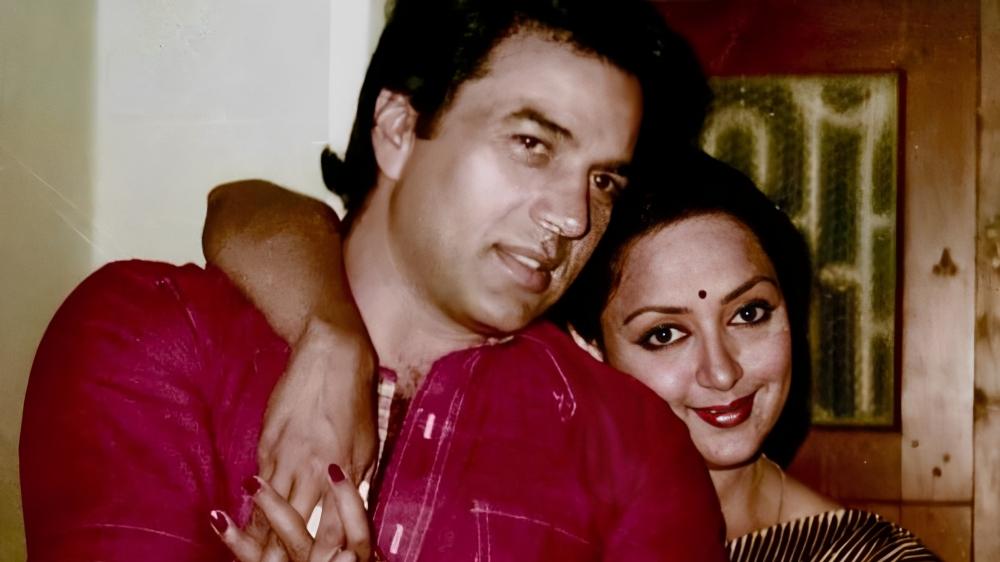 Dharmendra and Hema Malini
Why they're Iconic: Their pairing epitomized the glamorous and timeless love stories of Bollywood. Films like Sholay and Seeta Aur Geeta presented a blend of action, romance, and emotion.