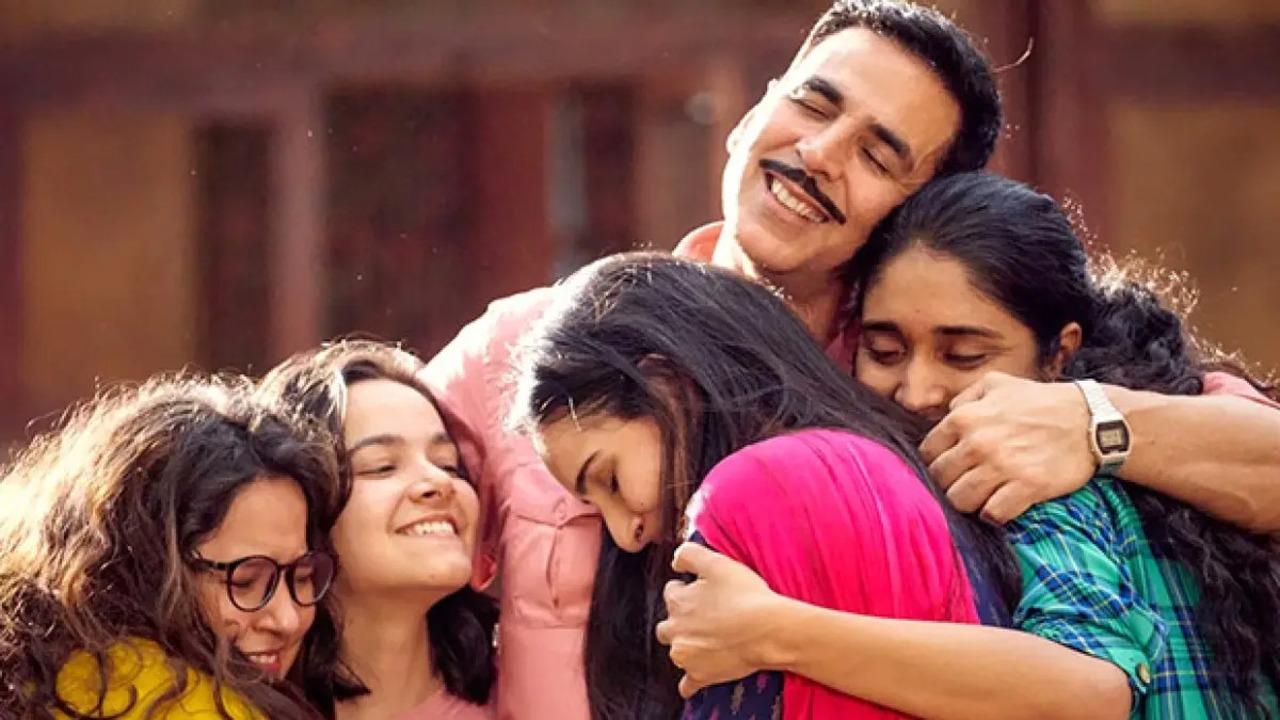 Raksha Bandhan (August 11, 2022) 
This was the first independence day release after complete relaxation of lockdown rules for theatres post the pandemic. Akshay Kumar's film was released alongside Aamir Khan's 'Laal Singh Chaddha'. The Akshay Kumar film based on sibling love opened at Rs 8.20 cr. The film collected Rs 28.16 cr in its opening weekend and has a lifetime collection of Rs 44.39 cr