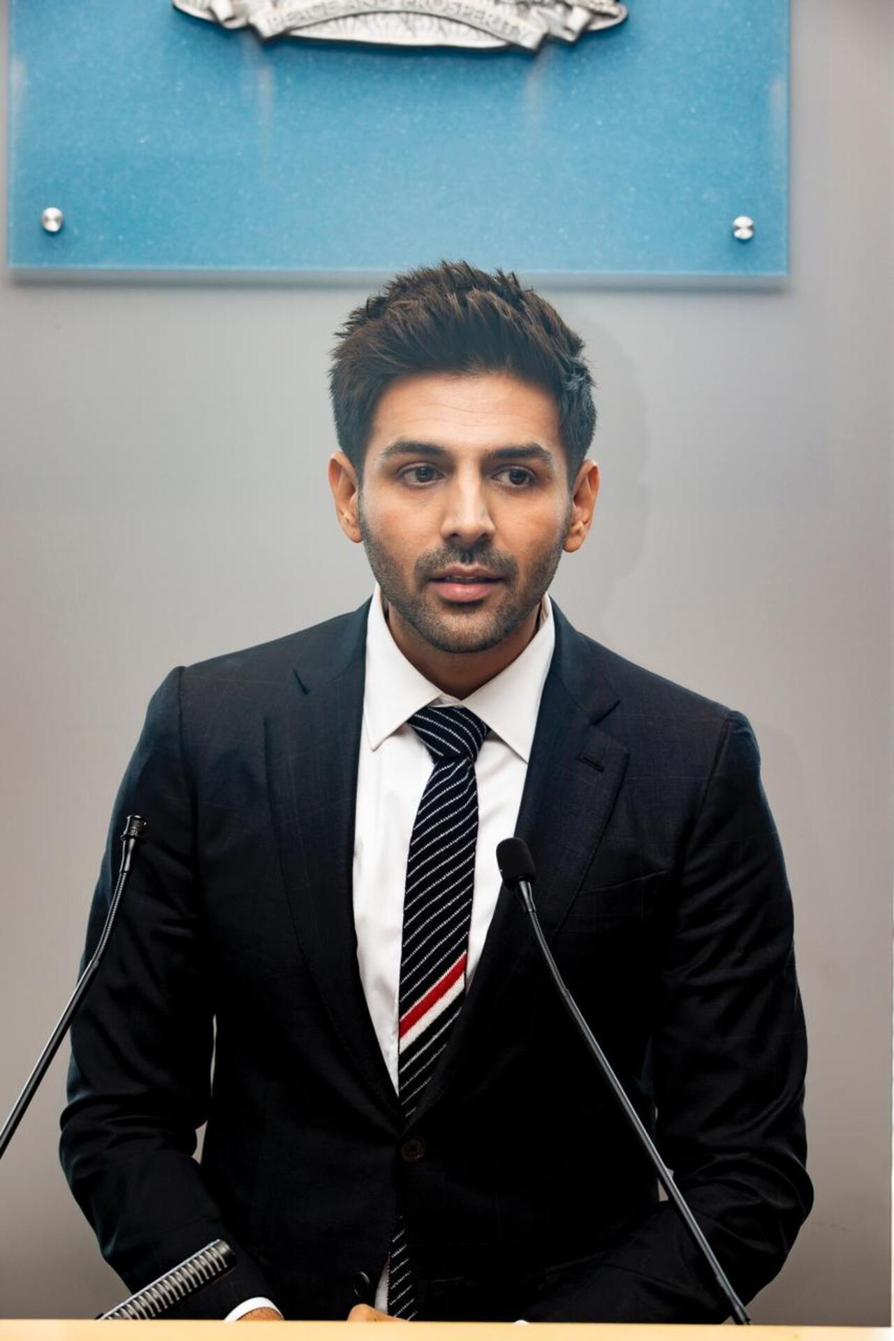 Kartik said, “I’m so overwhelmed to be in Australia and I’m thankful to Mitu and to IFFM for inviting me here. The love from the Indian community has been both surprising and overwhelming. Never thought there would be so much love and fanfare for Indian cinema in Australia”