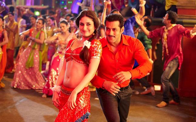 Accompanied by a vibrant dance performance by Kareena Kapoor Khan in the film, the track's playful nature and infectious rhythm create a memorable musical experience