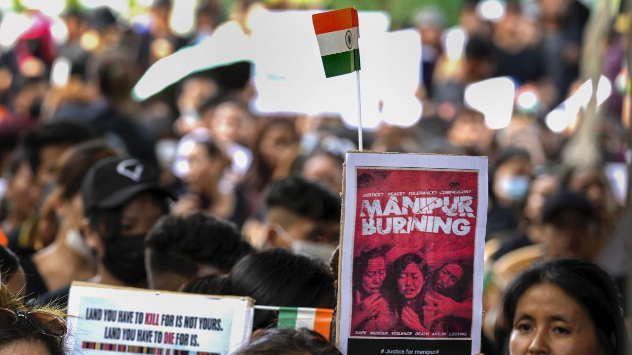 Manipur: 17 injured in clashes in Bishnupur; day curfew reimposed in Imphal valley