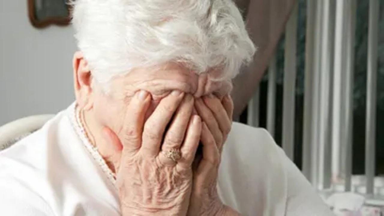 People living alone at a higher risk of cognitive decline: Study