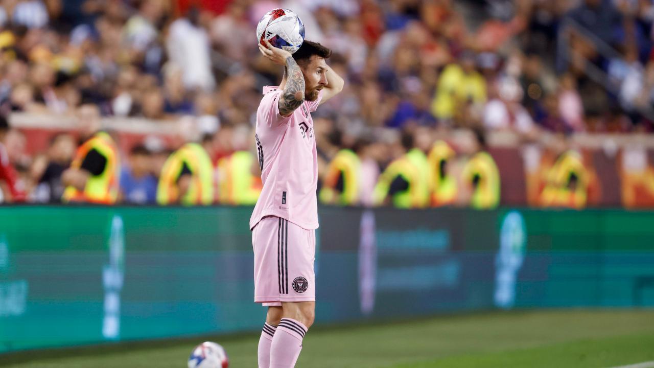 Lionel Messi scores on MLS debut for Inter Miami against New York Red Bulls