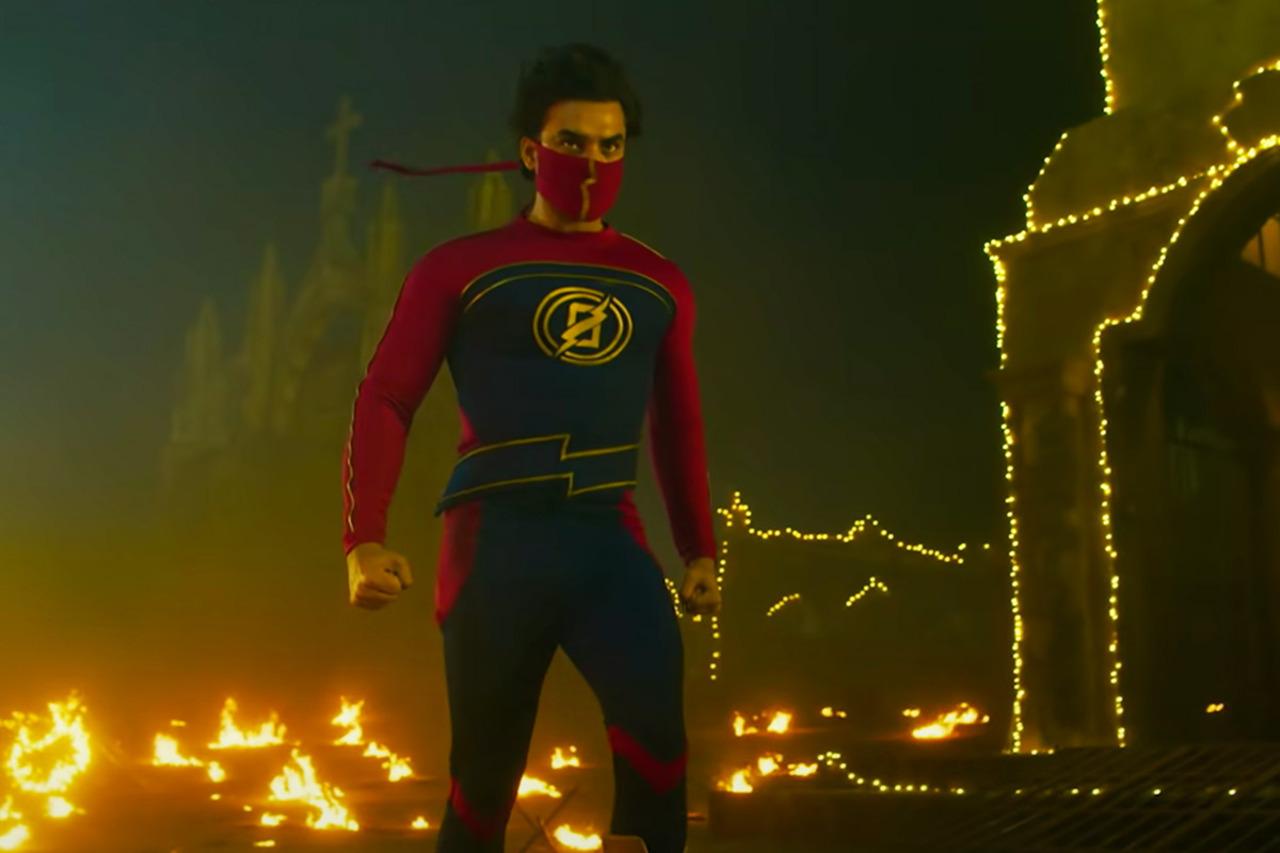 Minnal Murali (2021) 
Probably, the first superhero from Malayalam cinema is Tovino Thomas as Minnal Murali. The film is an absolute winner with its well-written origin stories of the superhero and the supervillain. The film is available on Netflix