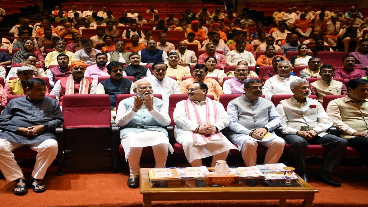 Modi exudes confidence in BJP's prospects, describes opposition INDIA alliance as 'Ghamandia'