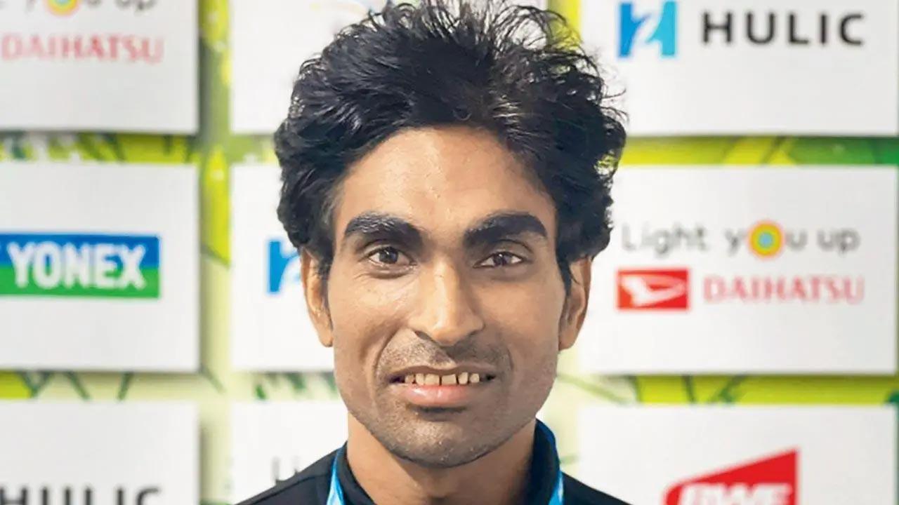 Para shuttlers Bhagat, Kadam in finals