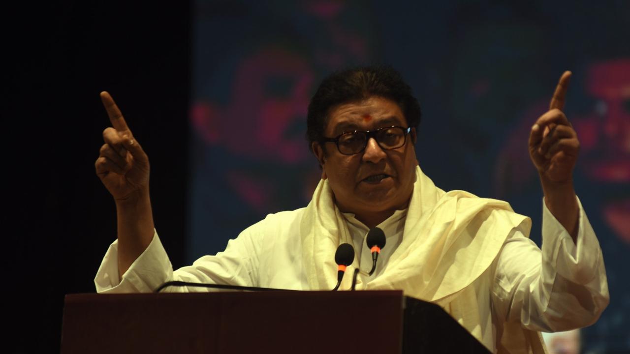 While addressing his supporters Raj Thackeray said, Mumbai-Goa highway work started in 2007, after that so many governments came but the road work was not done and yet how come the same people are elected