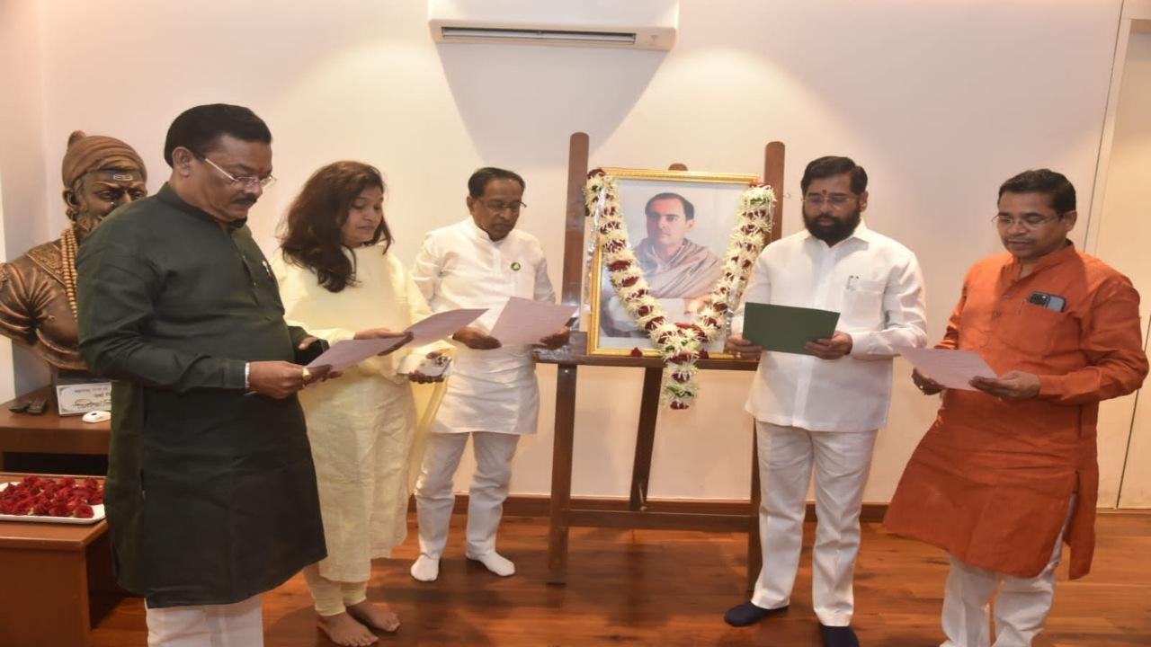 Since the birth anniversary of Rajiv Gandhi is celebrated as Goodwill Day, Chief Minister Shinde gave a message of Goodwill to the attendees.