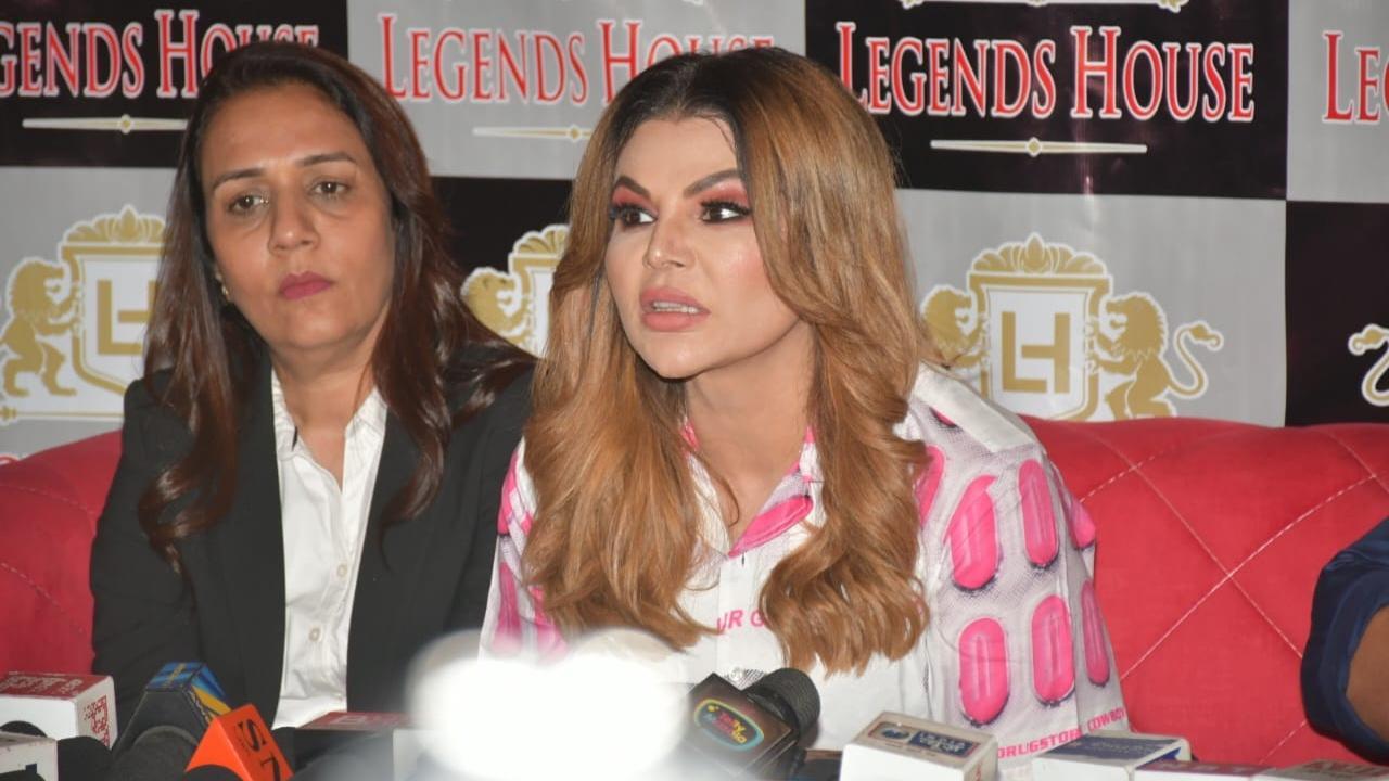 Rakhi Sawant claims she suffered miscarriage, didn't get child aborted