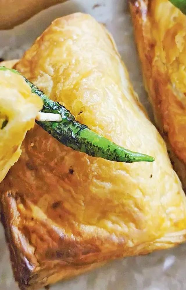 Get street snacks at these Mumbai joints