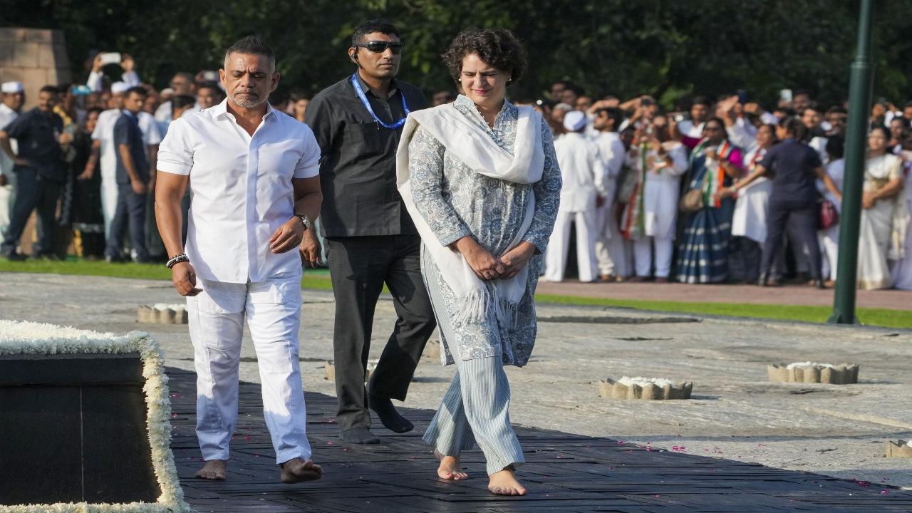 A prayer meeting is being held at the banks of Pangong Lake to mark the 79th birth anniversary of former prime minister Rajiv Gandhi today.