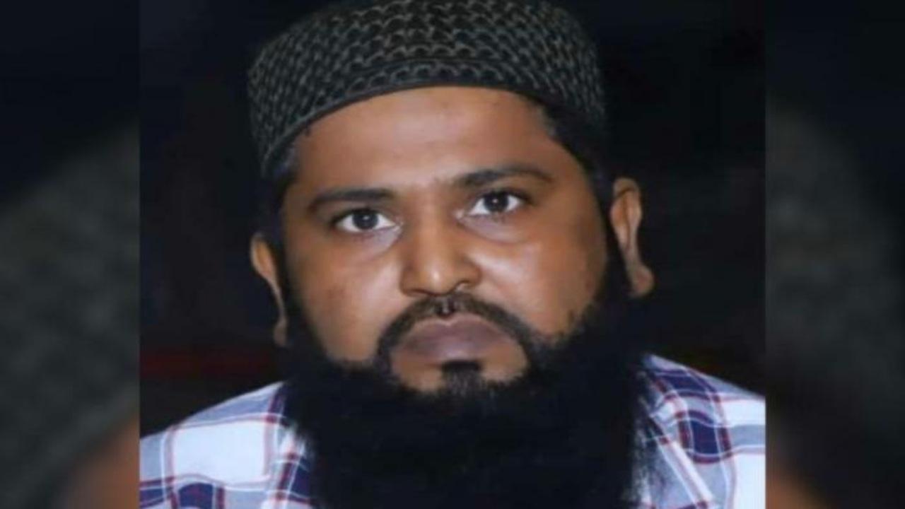 Relatives of Hyderabad resident slain in Mumbai train attack take possession of his body
