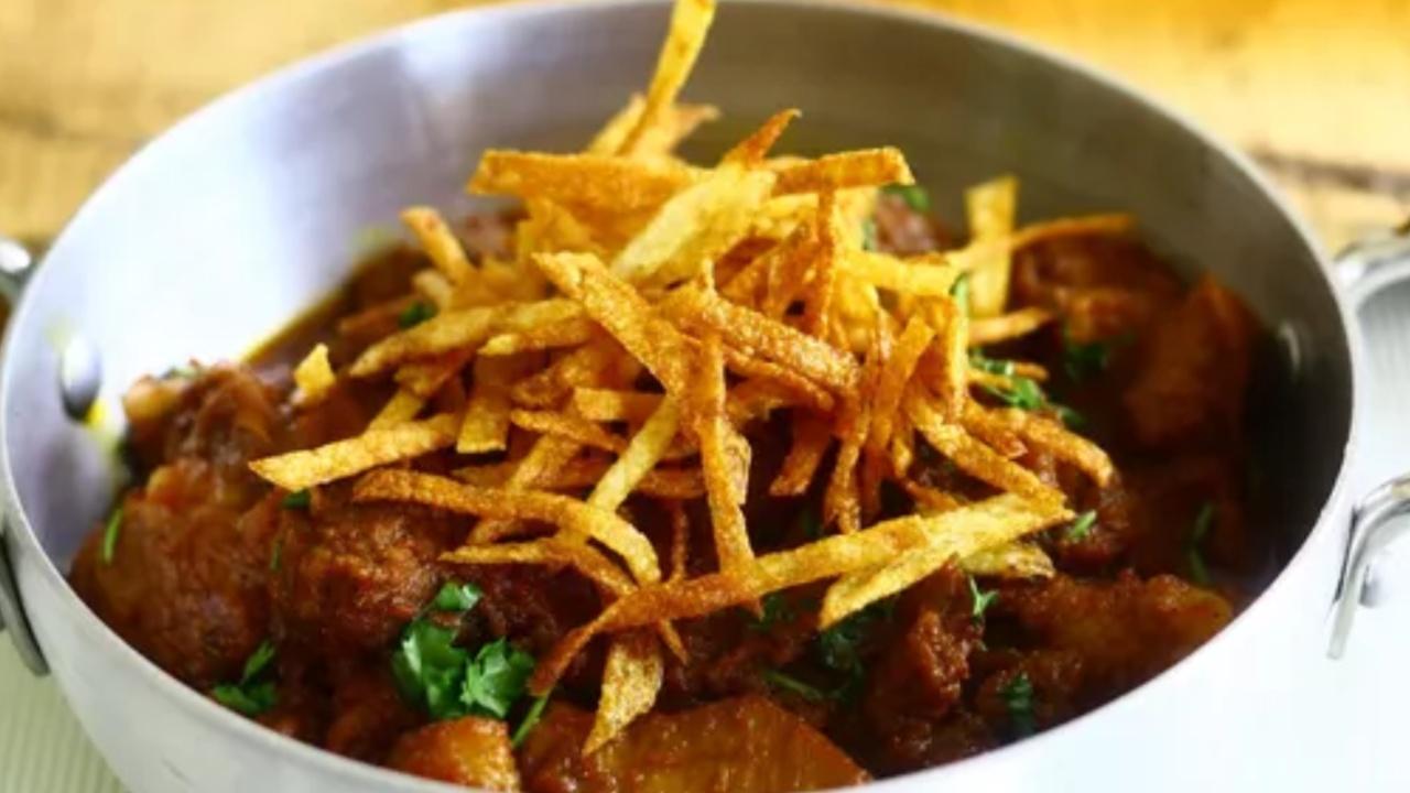 Salli BotiAnother popular dish that is a favourite of most Parsis is the Salli Boti. This one has slow-cooked mutton smothered with thick gravy that is sweet, spicy and sour all at once. Salli Boti is also garnished with Salli (fried potato sticks). 