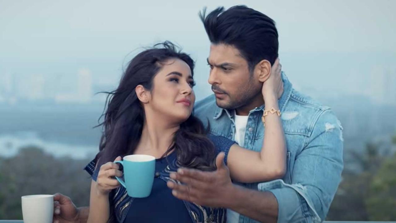Shehnaaz Gill's bond with Sidharth Shukla gave them the moniker- SidNaaz. Owing to their immense popularity as a pair, they were signed up for a couple of music videos. The first one was Bhula Dunga in 2020