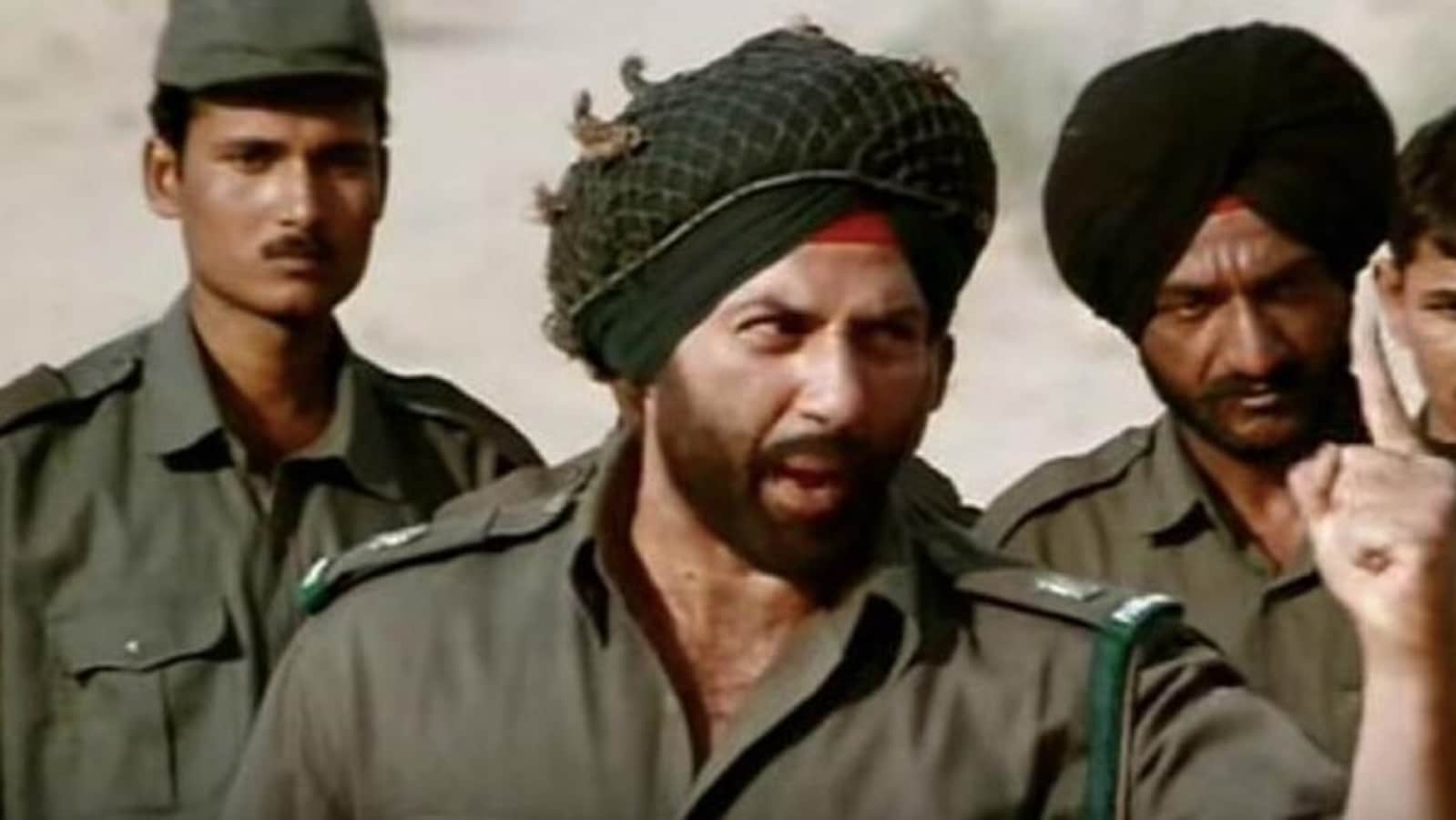 Sunny Deol’s act as a daring soldier is still as fresh in people’s minds as ever as the actor showed the zeal that pulls an army man in times of distress perfectly.