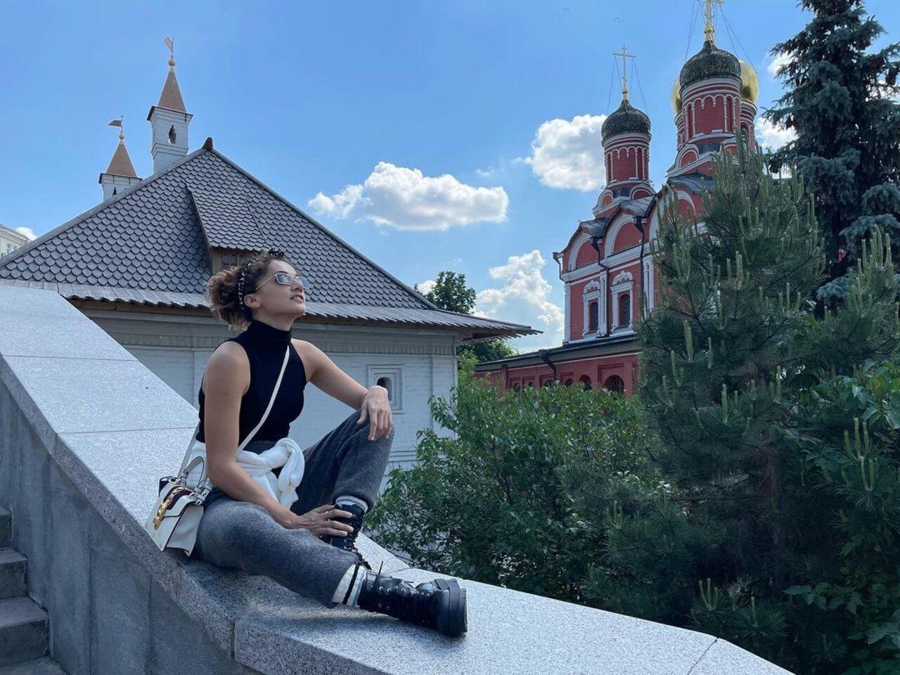 Here's Taapsee enjoying the city's view from the edge