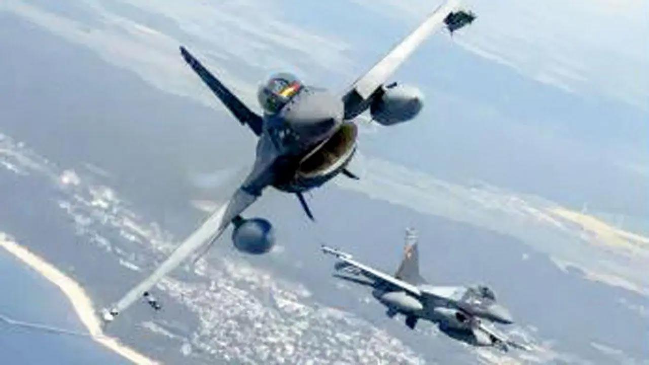 US will start training Ukrainian pilots on F-16s at air base in Arizona