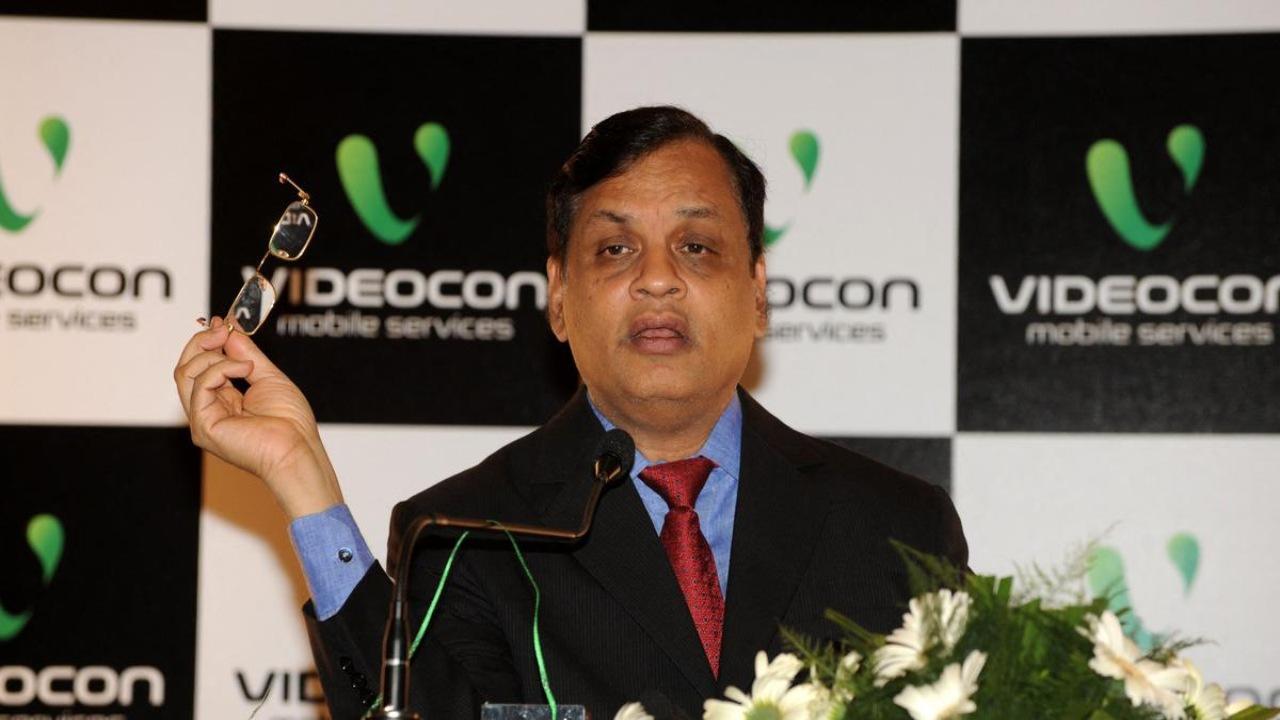 "Dhoot told Kochhar`s husband she would land up sharing room with Indrani"
