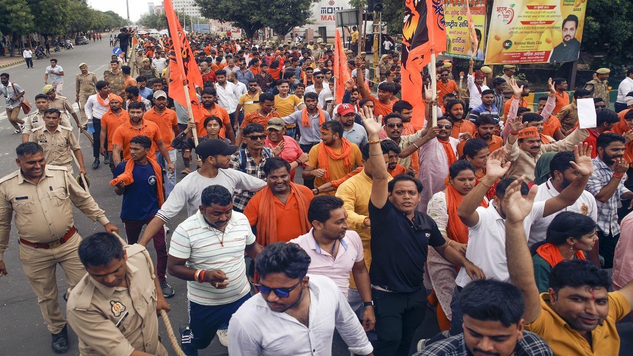 Haryana communal violence: VHP, Bajrang Dal activists protest in Delhi causing traffic jams