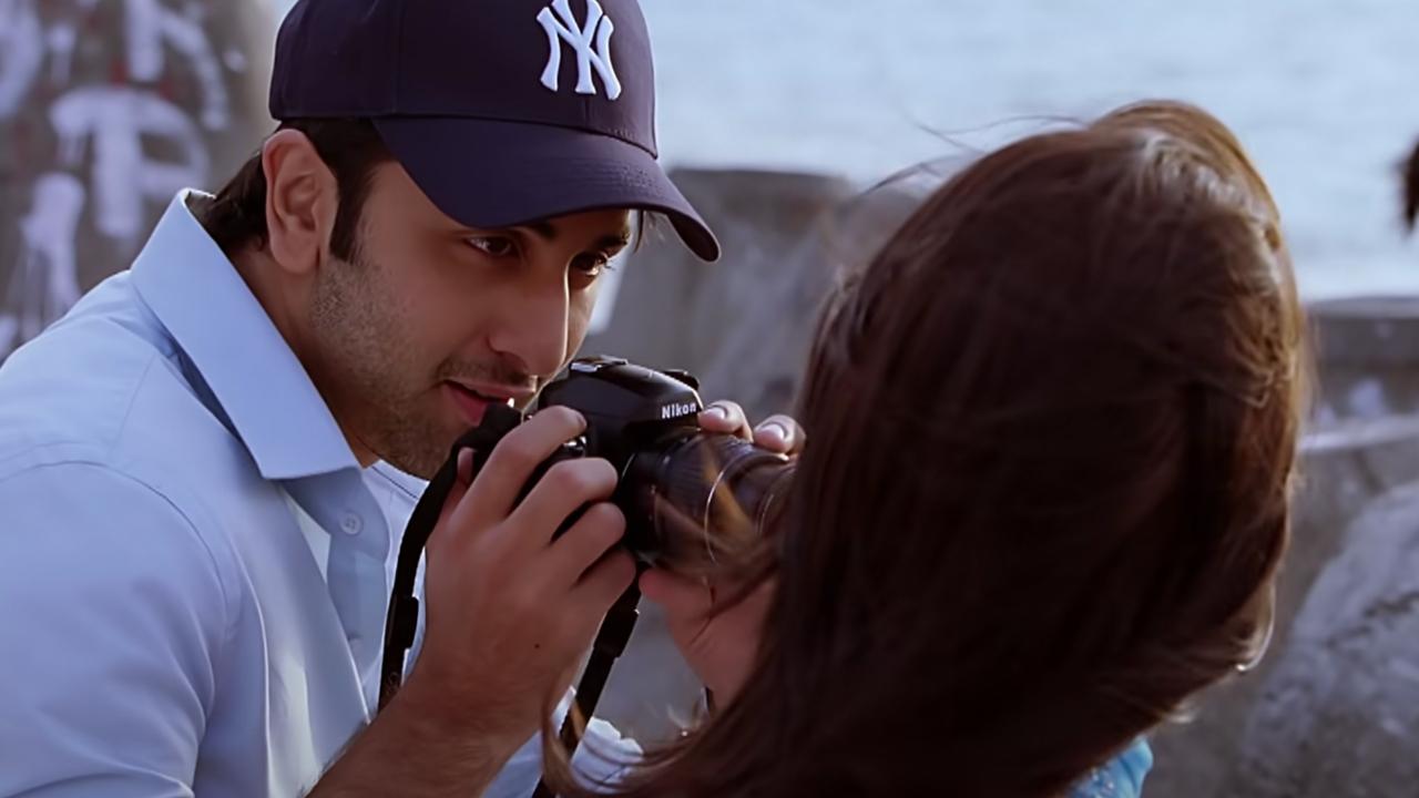 'Wake Up Sid' portrays friendship as a transformative and supportive relationship that can lead to personal growth, self-discovery, and positive change. Sid (Ranbir) and Aisha's (Konkona) friendship demonstrates how two individuals with distinct personalities can come together, inspire each other, and navigate the complexities of life with empathy and understanding.