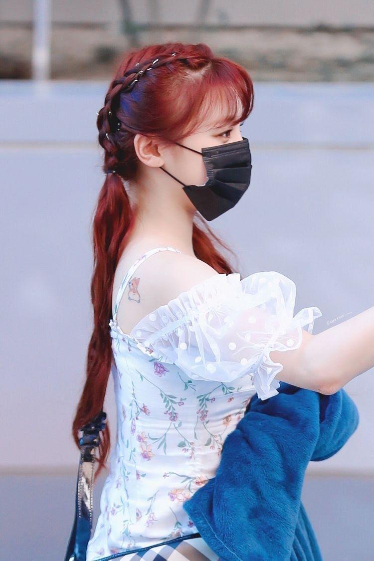 Yuqi ((G)I-DLE)
What can possibly be cuter than the cute corgi butt tattooed on Yuqi's shoulder?