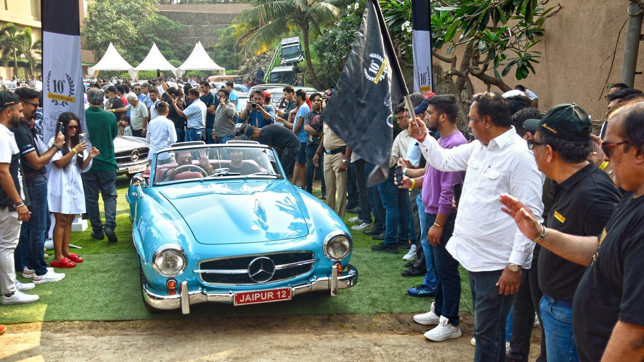 The 10th edition of the MBCCR was flagged off by Mumbai BJP president and MLA Ashish Shelar and Santosh Iyer, MD and CEO, Mercedes-Benz India. Photo Courtesy: Mercedes-Benz