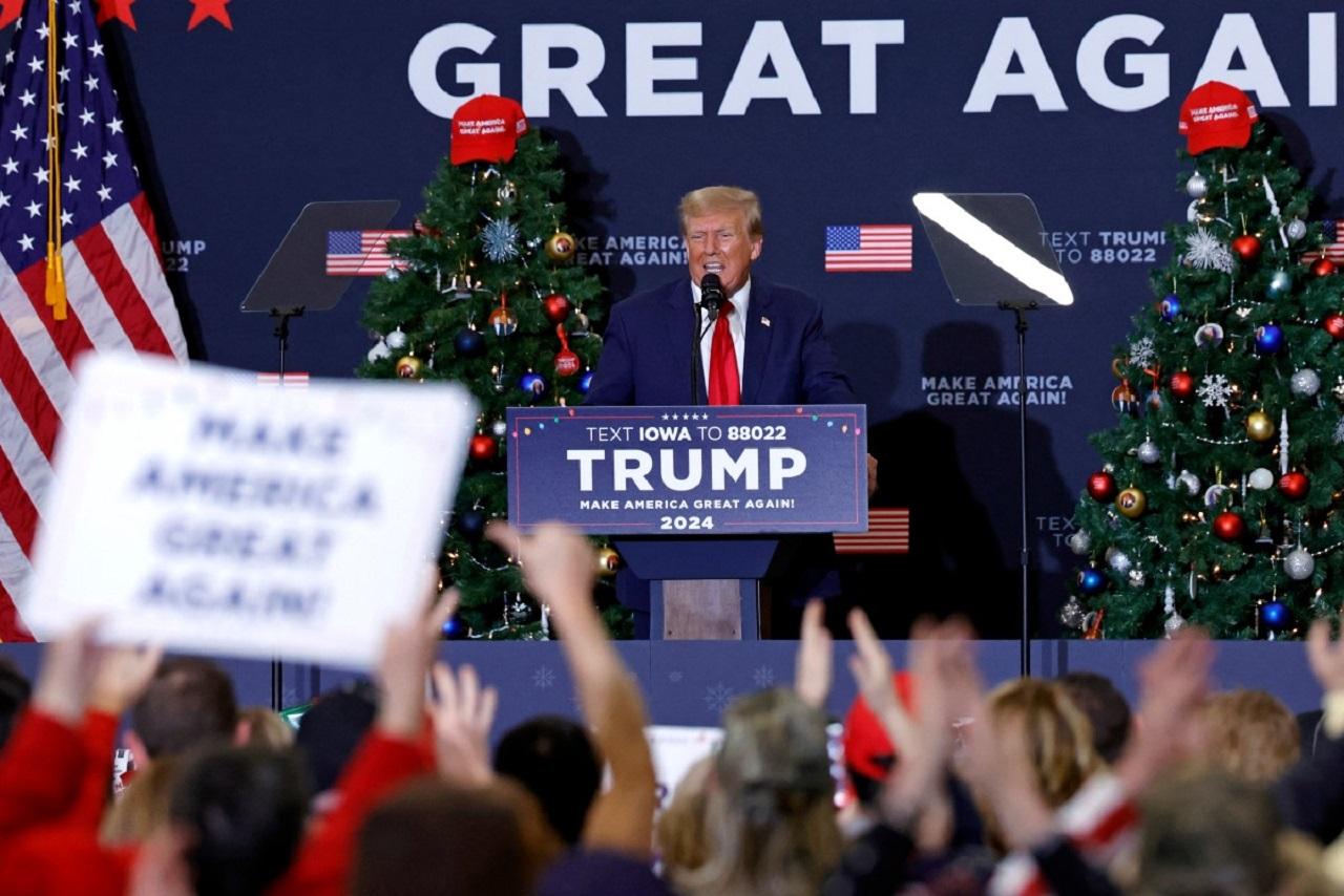 The landmark decision from the divided top state court marks the first time a court has found Trump ineligible to return to the White House due to his conduct surrounding the January 6, 2021, attack on the US Capitol, CBS News reported