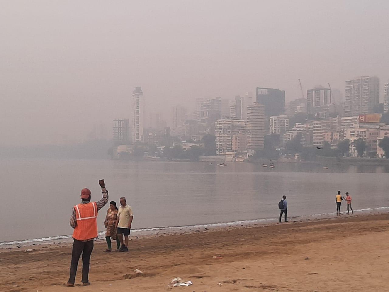 According to the Central Pollution Control Board's SAMEER app, Mumbai's air quality continued to be 'moderate' with an Air Quality Index (AQI) of 171 at 9.30 am