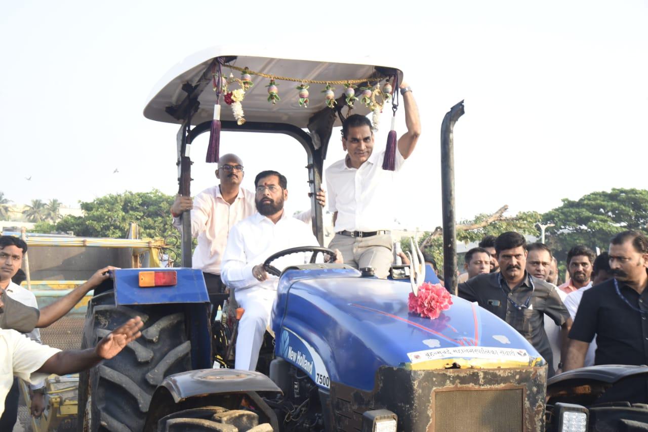 Maharashtra CM Eknath Shinde also participated in a cleanliness drive at Vile Parle (East) and Kandivali (East)