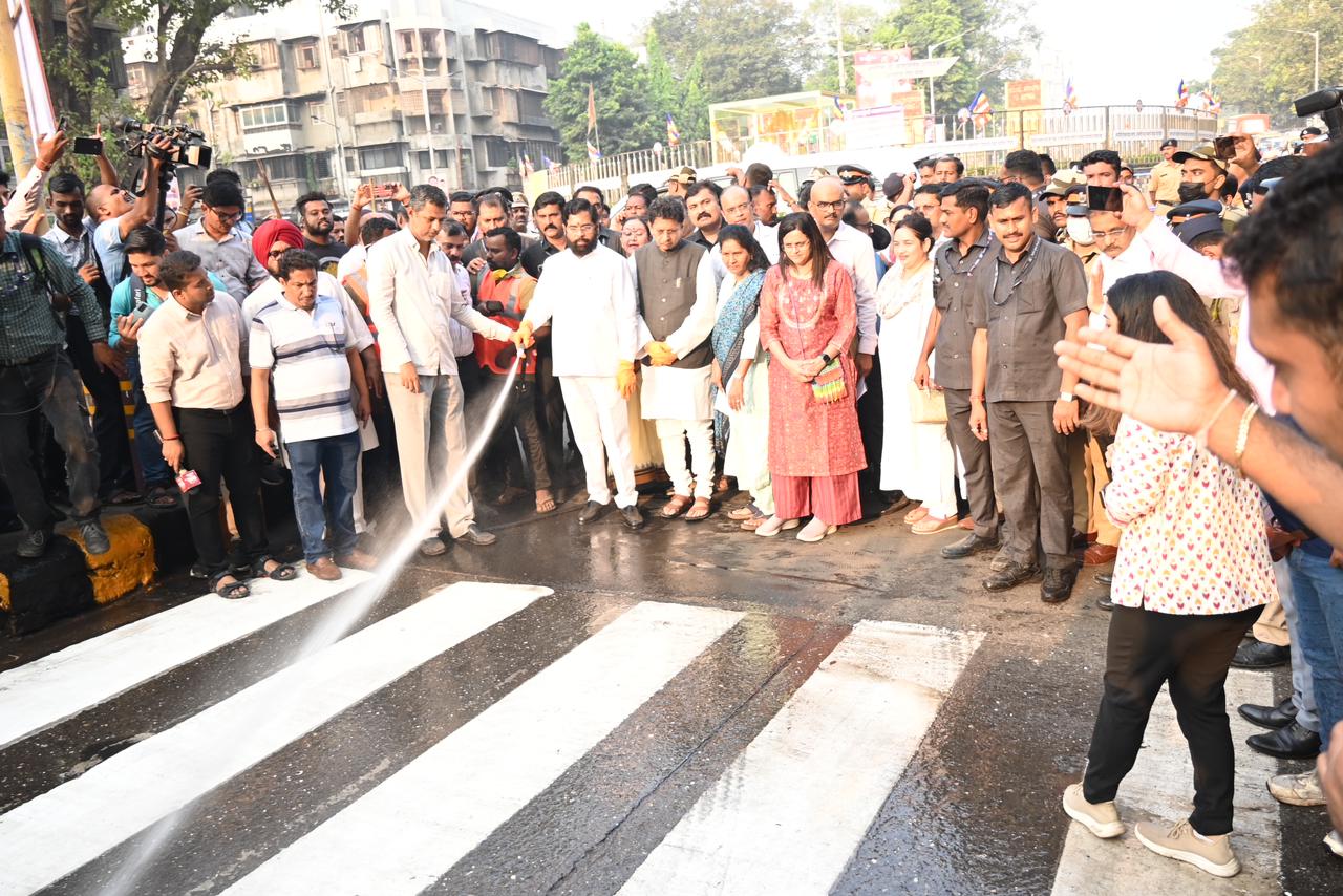 He appealed to all Mumbaikars to participate in the deep cleaning campaign of the BMC