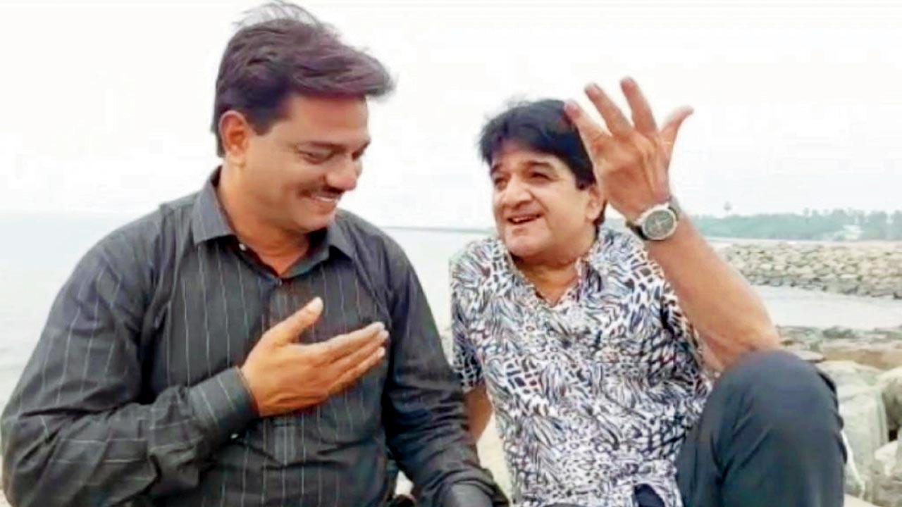Salam Kazi, a journalist who was a friend to the Sayyed for over 25 years, carries millions of memories of Junior Mehmood in his camera. It was his video that went viral a week before Junior Mehmood’s death, alerting the world to his fate