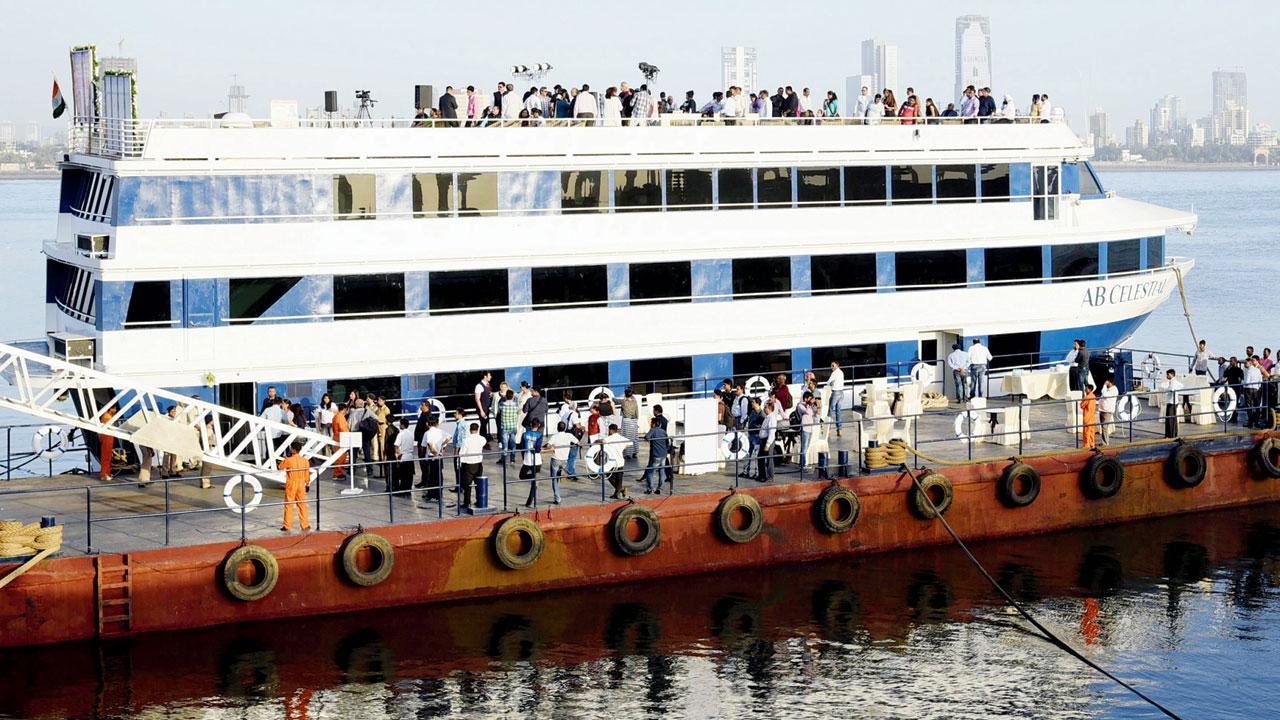 Mumbai: 50 duped with bookings for closed floating diner
