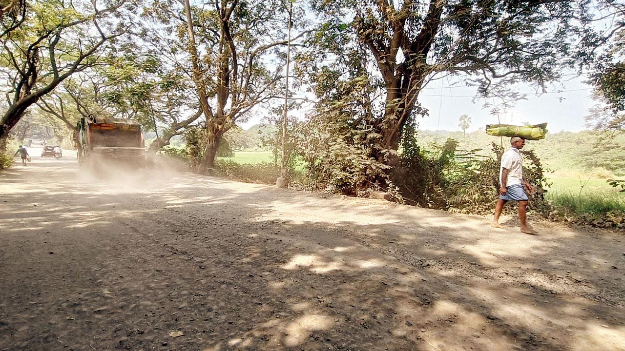 Mumbai: Repair dusty Aarey road or we start begging to raise funds, Shiv Sena UBT leader tells CM