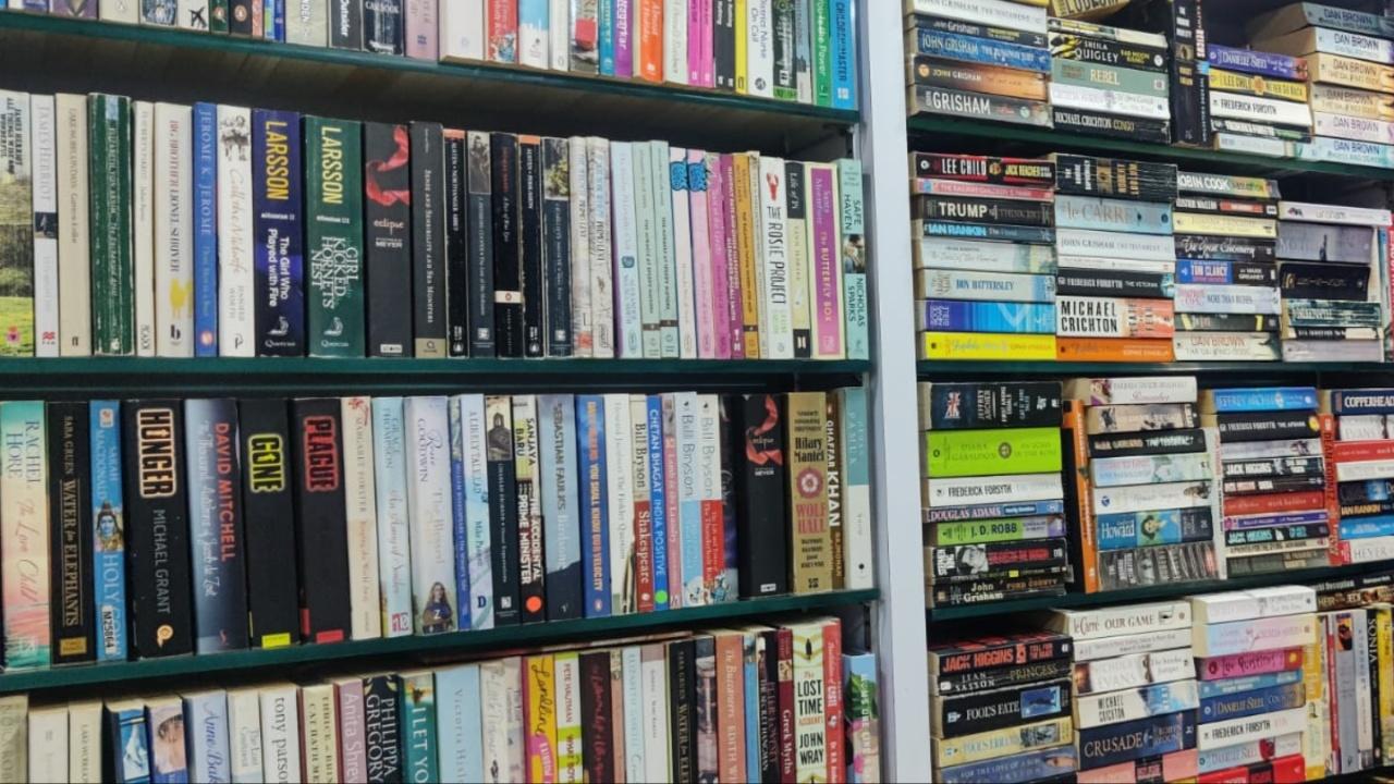 Read more about Ashish Book Centre here 
Store location: Where: Opposite CST Station, Azad Maidan, FortTimings: Monday - Saturday from 10:00 am to 8:30 pm Contact: 022-22061677/1699
Photo Courtesy: Aakanksha Ahire 