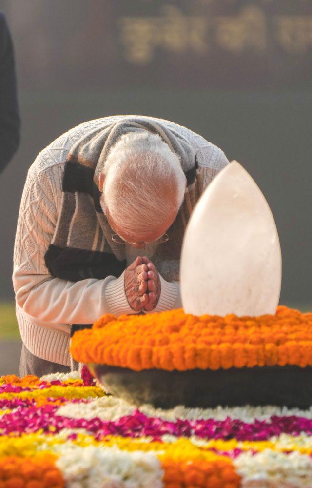 President Droupadi Murmu, PM Modi & other Union minsiters commemorated 99th birth anniversary of Atal Bihari Vajpayee.