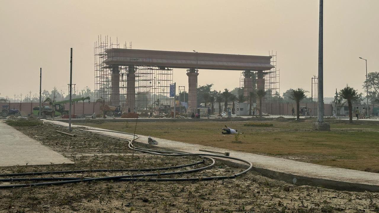 While employing modern construction materials, the airport's terminal boasts a traditional facade akin to the architectural style planned for the Ram temple, capturing the essence of heritage and modernity.