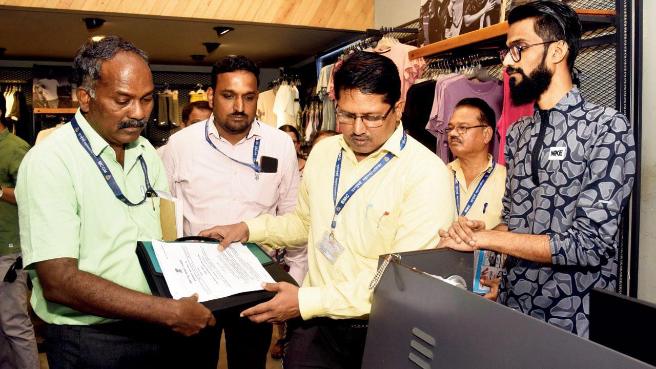 Mumbai: Brihanmumbai Municipal Corporation issues notices to shops over boards
