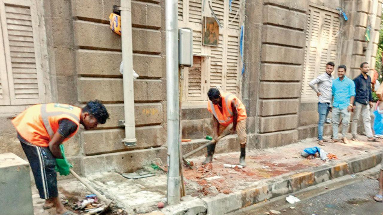 Mumbai: Brooms ’n’ bins meet brush and canvas