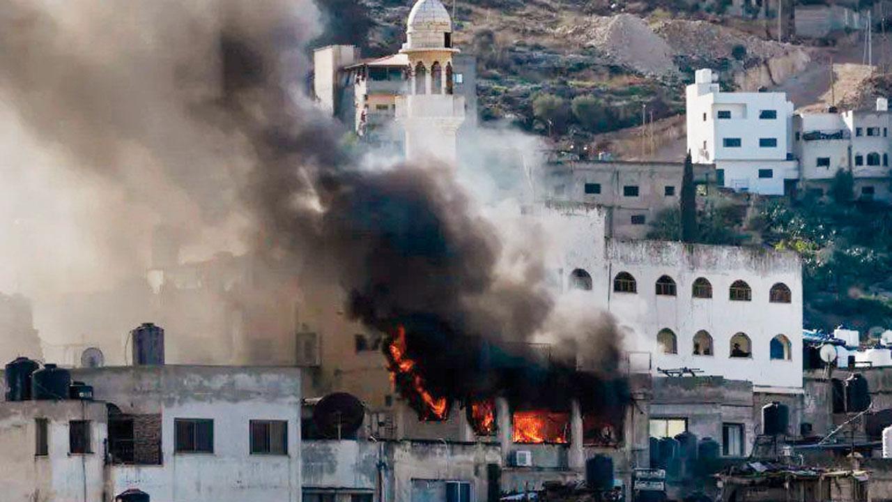 Israel hits Bethlehem in Xmas raids on West Bank